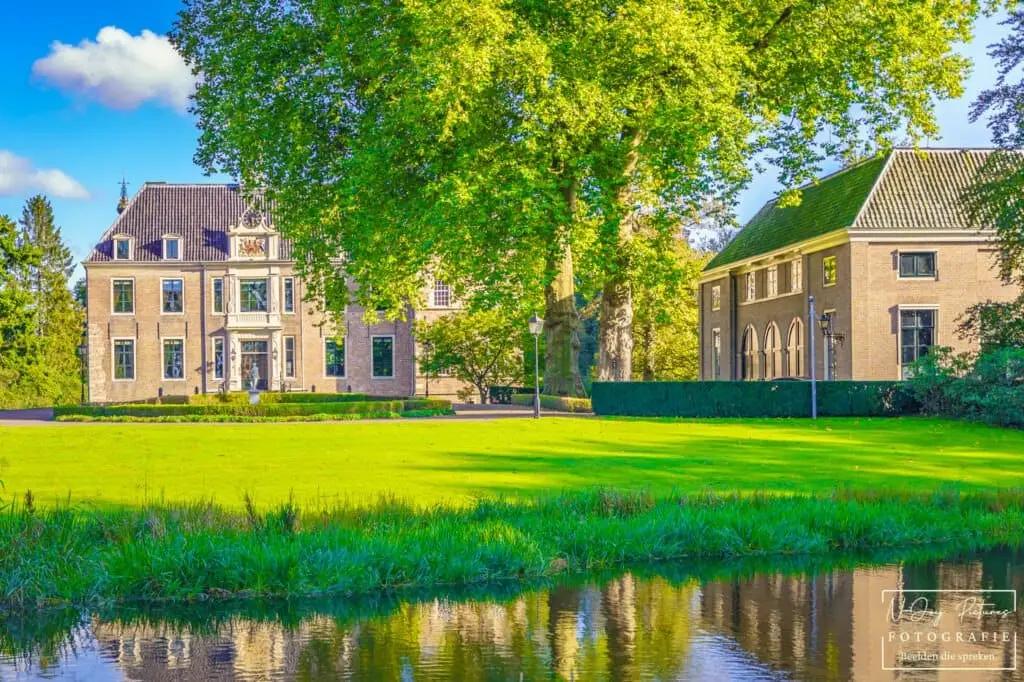 Historie en elegantie bij Kasteel Ruurlo, meesterlijk gefotografeerd door N-Joy Pictures, Fotograaf Ruurlo. Ontdek het verhaal achter het beeld.
