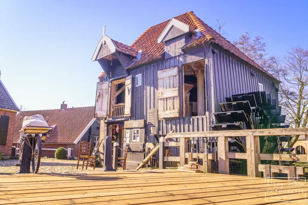 De watermolen van Diepenheim in karaktervolle stadsfotografie. Tijdloos erfgoed, professioneel gefotografeerd door N-Joy Pictures Fotograaf Diepenheim .
