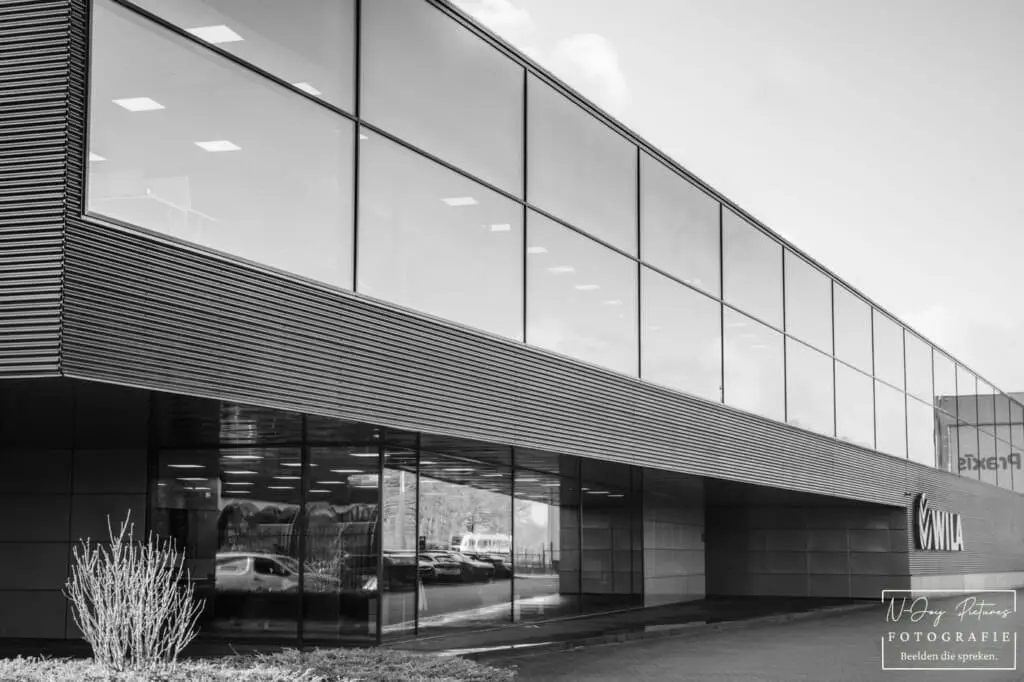 Bedrijfspand Wila in Lochem strak vastgelegd door N-Joy Pictures, Fotograaf Lochem – ontdek hoe professionele architectuurfotografie jouw pand laat opvallen.