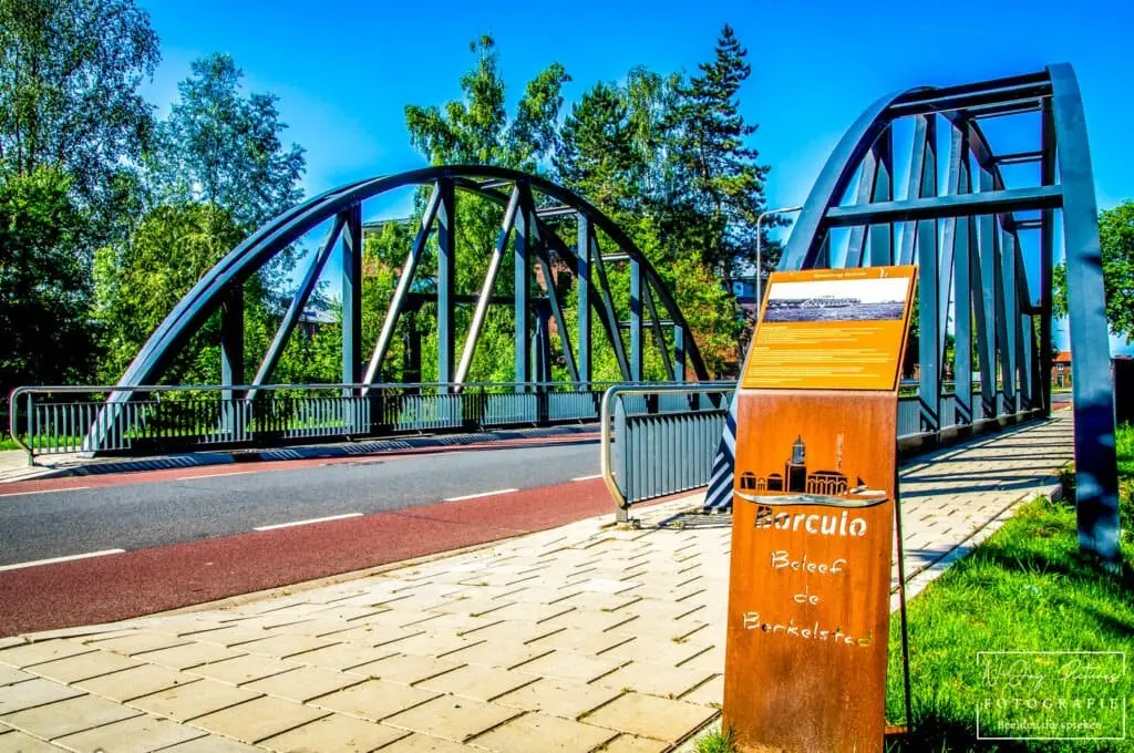 Herbouwde spoorbrug Borculo, professioneel vastgelegd door Fotograaf Borculo N-Joy Pictures. Ontdek het stadsbeeld.