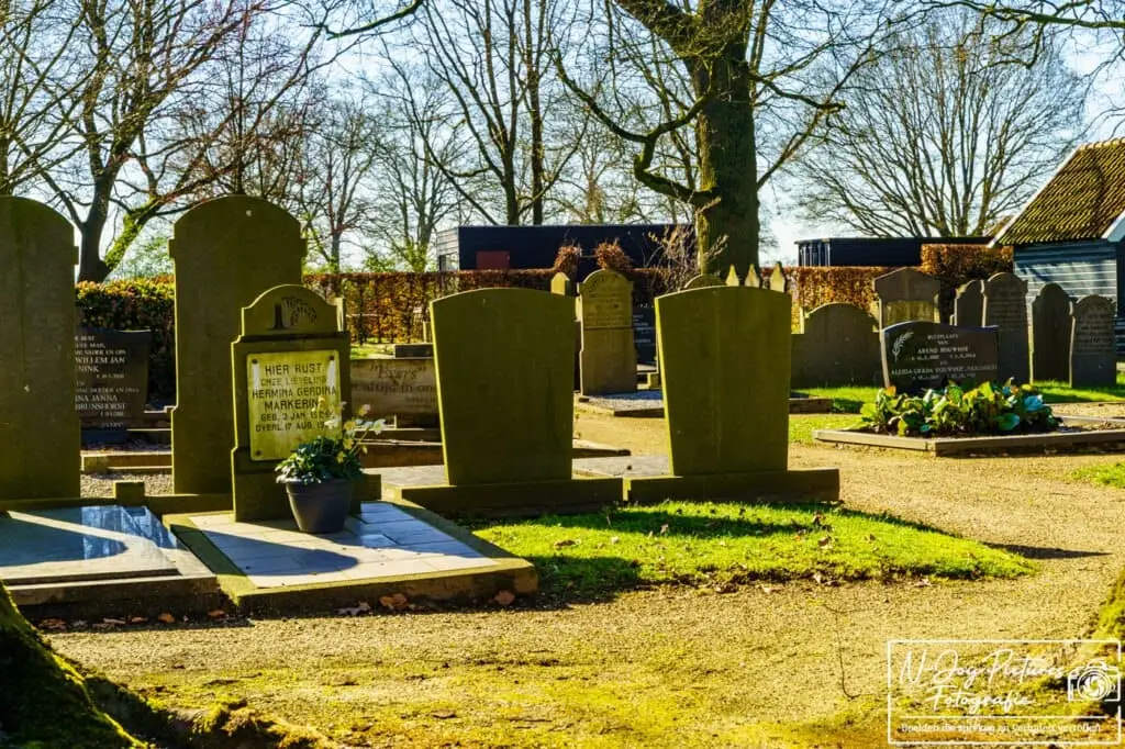 Historische rustplek in Gelselaar door de lens. Ontdek de verstilde schoonheid van dit dorpsmonument bij N-Joy Pictures op de website!