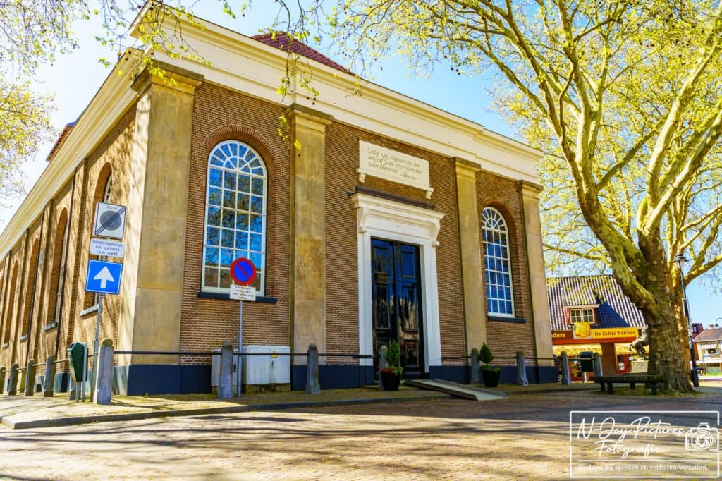 Beleef de historie van Markelo met deze krachtige foto van de Martinuskerk. Vakmanschap ten top. Bekijk het portfolio en plan jouw moment!
